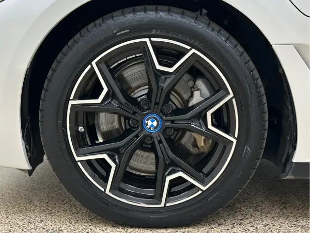 BMW i3 — Фото автомобиля 10