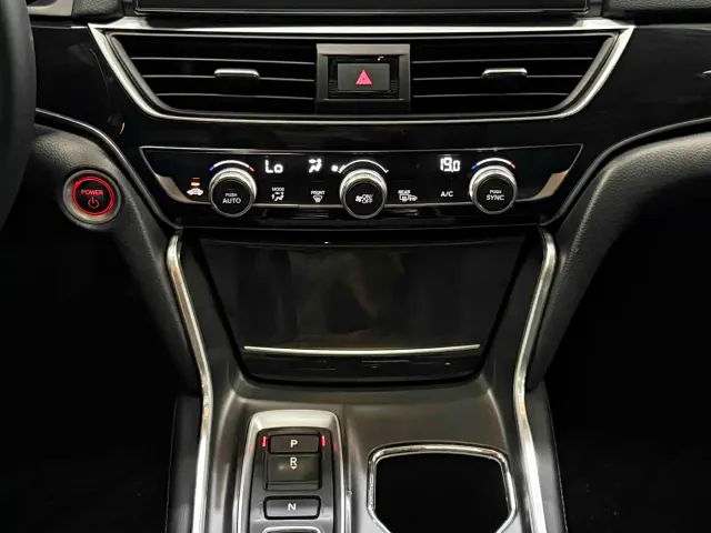Honda Accord — Фото автомобиля 6