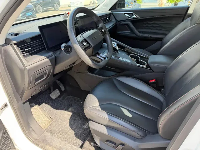 Roewe RX5 — Фото автомобиля 4