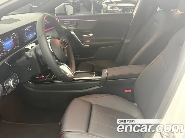 Mercedes-Benz A-Class W177 — Фото автомобиля 8