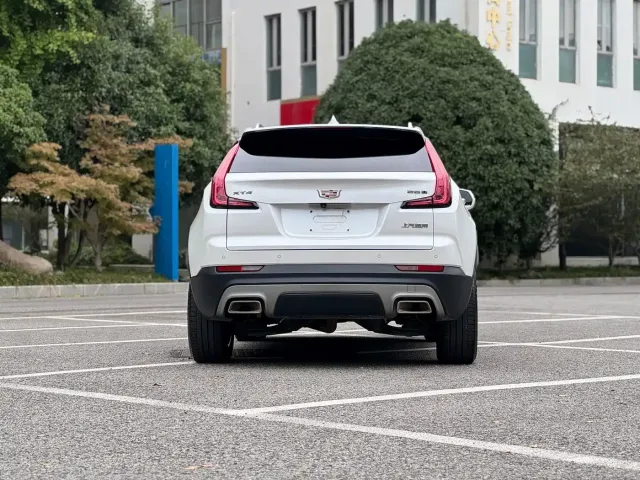 Cadillac Cadillac XT4 2021 28T FWD Premium Edition — Фото автомобиля 6