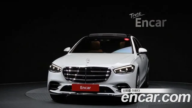 Mercedes-Benz S-Class — Фото автомобиля 3