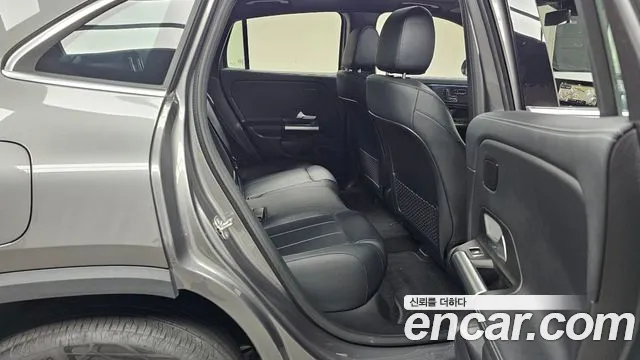 Mercedes-Benz EQA — Фото автомобиля 11