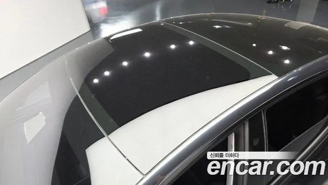 Tesla Model 3 — Фото автомобиля 30