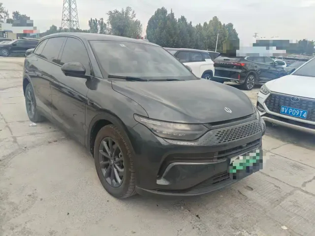 Leapmotor C11 — Фото автомобиля 3