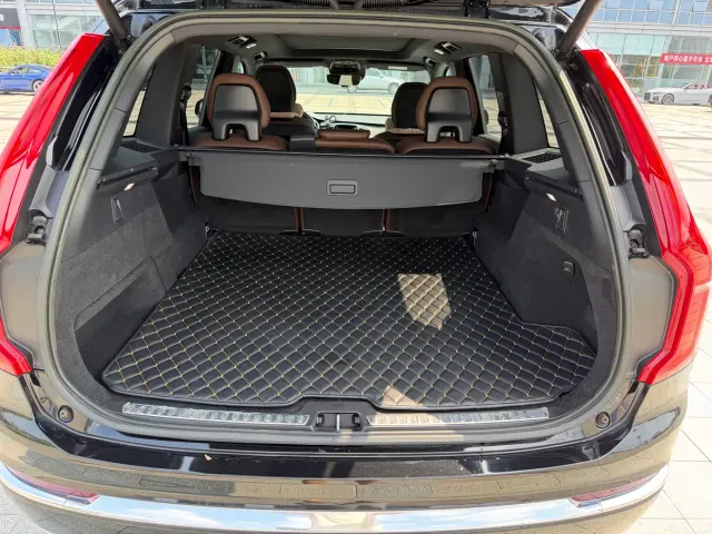 Volvo Volvo XC90 2022 B5 Smart Luxury Edition 5-seater — Фото автомобиля 10