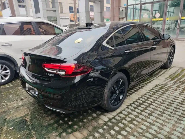 Buick Regal — Фото автомобиля 6