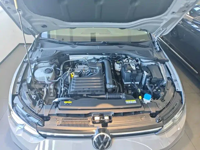 Volkswagen Golf — Фото автомобиля 19