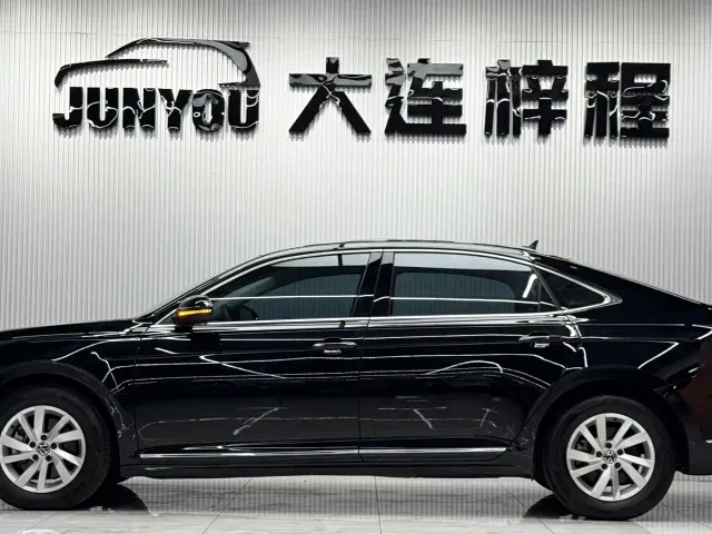 Volkswagen Passat — Фото автомобиля 7