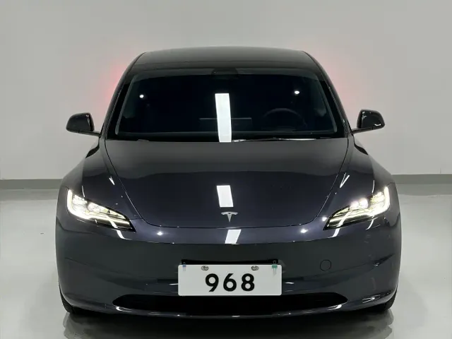 Tesla Model 3 — Фото автомобиля 2
