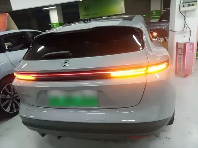 Nio ET5 Touring — Фото автомобиля 5
