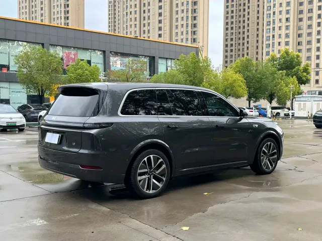 Li Auto L9 — Фото автомобиля 8