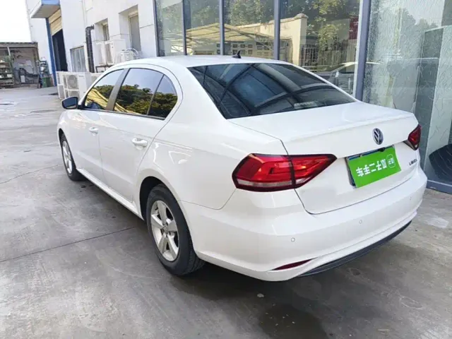 Volkswagen Lavida — Фото автомобиля 4