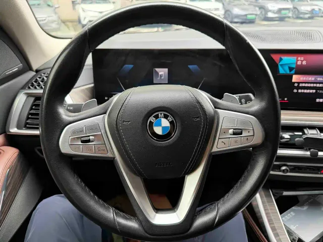 BMW X7 — Фото автомобиля 10