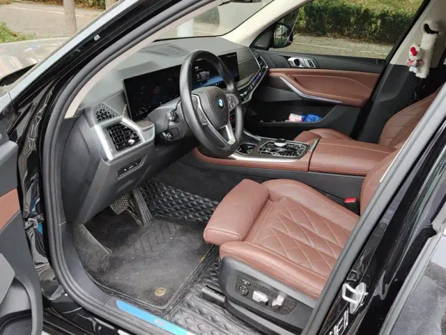 BMW X7 — Фото автомобиля 9