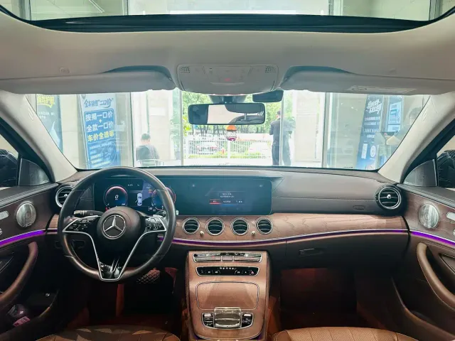 Mercedes-Benz E-Class — Фото автомобиля 4