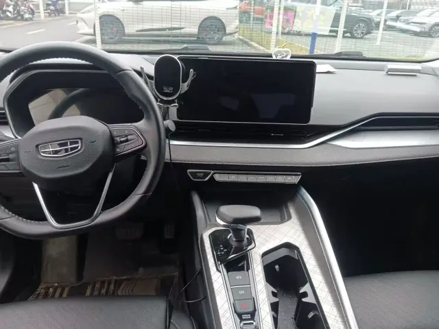 Geely Xingrui — Фото автомобиля 6