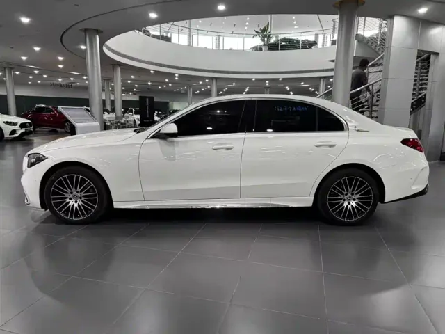 Mercedes-Benz C-Class — Фото автомобиля 2