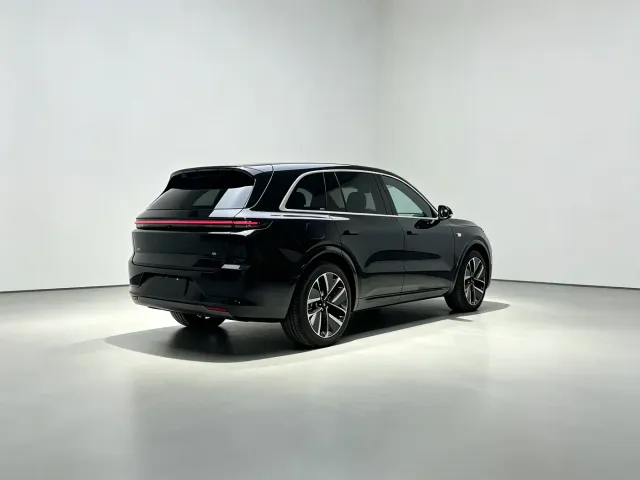 Li Auto L6 — Фото автомобиля 7