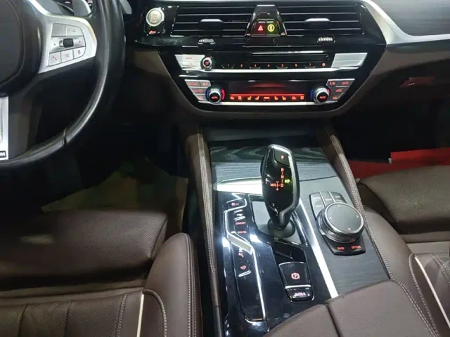 BMW 5 Series — Фото автомобиля 13