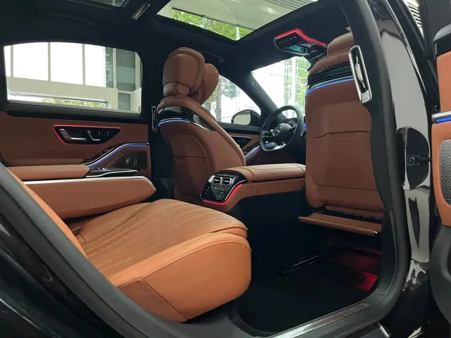 Mercedes-Benz S-Class — Фото автомобиля 30