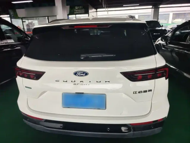 Ford Lingrui — Фото автомобиля 5