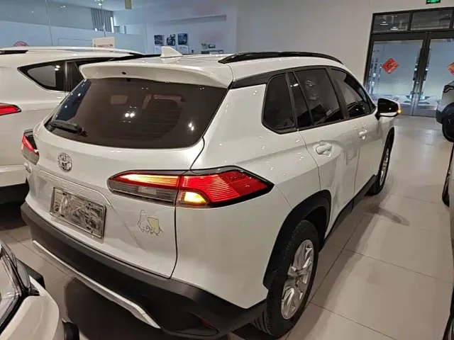 Toyota Corolla Cross — Фото автомобиля 6