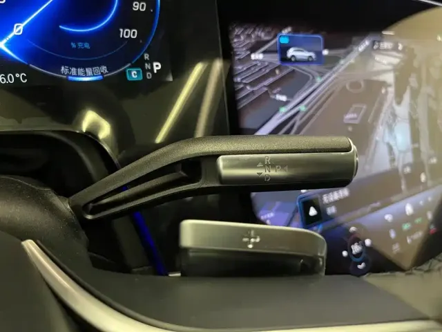 Mercedes-Benz Mercedes-Benz EQS SUV 2025 Model 500 4MATIC — Фото автомобиля 18