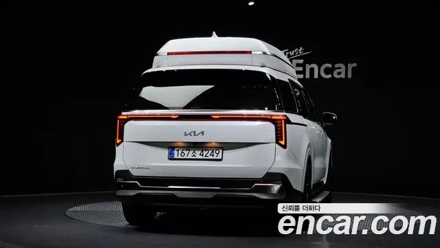 Kia Canival Новый Carnival 4 поколение Дизель 9 мест Hi-Limousine — Фото автомобиля 4