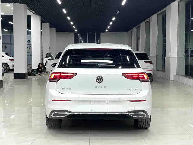 Volkswagen Golf — Фото автомобиля 14