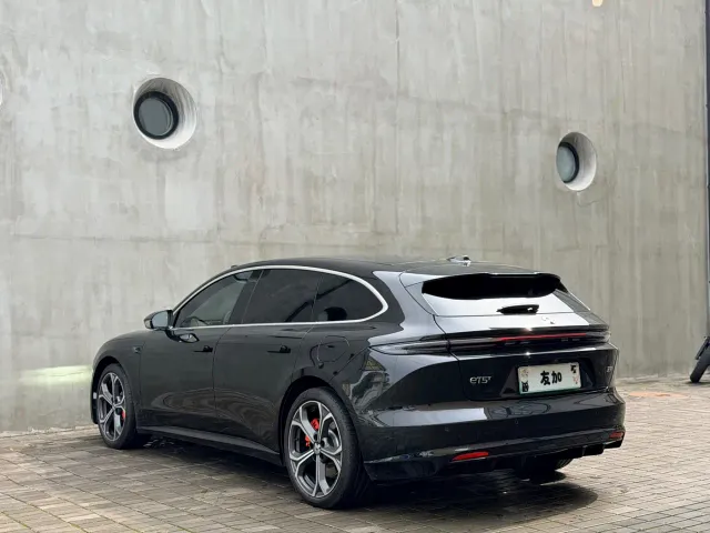 Nio ET5 Touring — Фото автомобиля 8