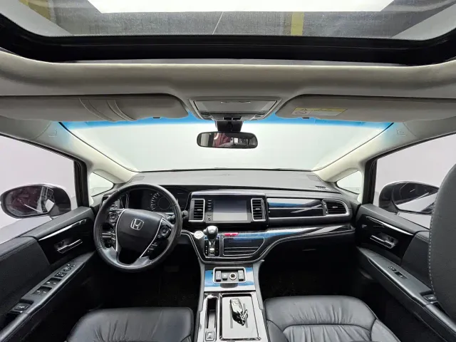 Honda Elysion — Фото автомобиля 4