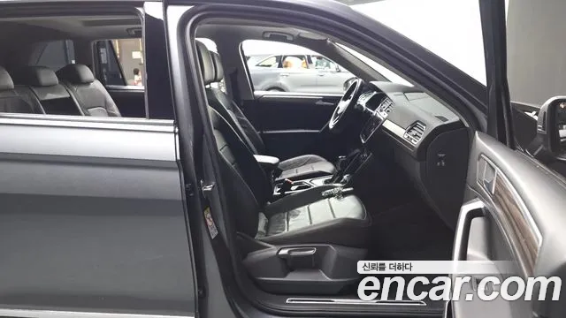 Volkswagen Tiguan — Фото автомобиля 16