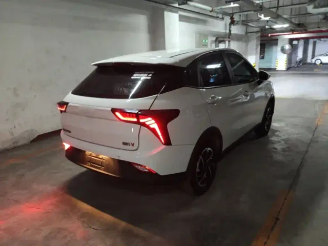Nezha Auto Nezha V 2021 Long Range Entertainment Upgrade — Фото автомобиля 6