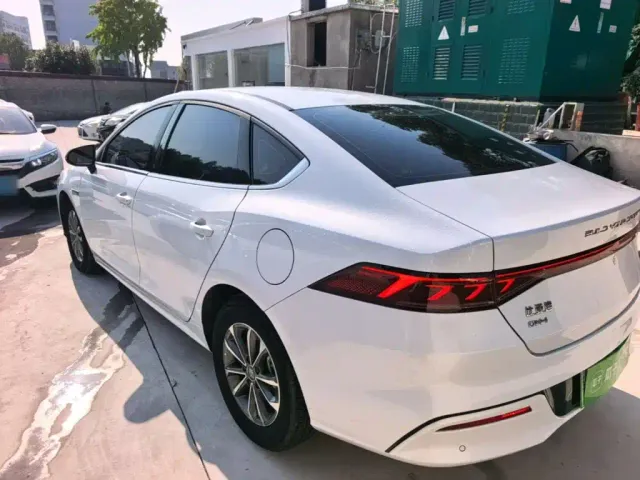 BYD Qin PLUS — Фото автомобиля 4