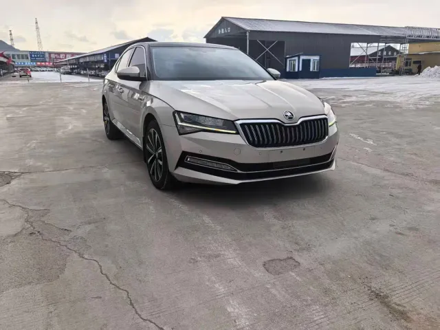 Skoda Superb — Фото автомобиля 3