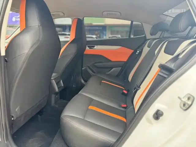 Dongfeng Yixuan — Фото автомобиля 5