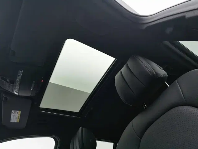 Mercedes-Benz EQC — Фото автомобиля 14