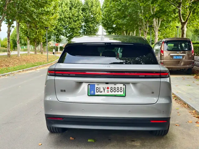 Li Auto i6 — Фото автомобиля 15