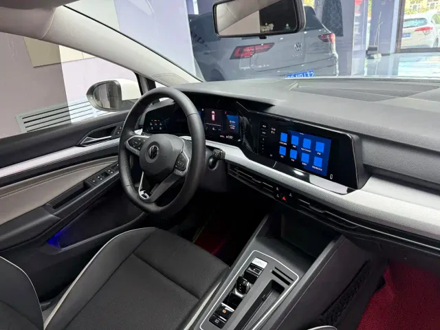 Volkswagen Golf — Фото автомобиля 20