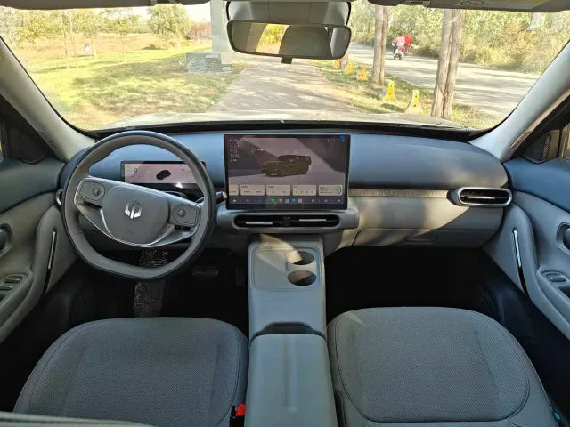 Leapmotor A10 — Фото автомобиля 7