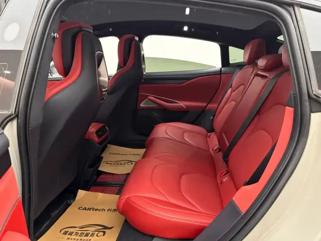 Xiaomi SU7 — Фото автомобиля 9