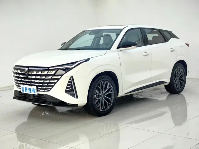 Фотография автомобиля — Changan UNI-Z