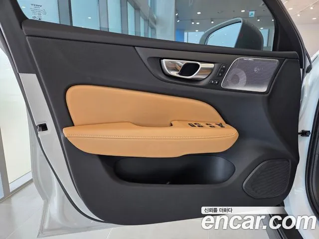 Volvo V60 Cross Country 2nd Gen — Фото автомобиля 20