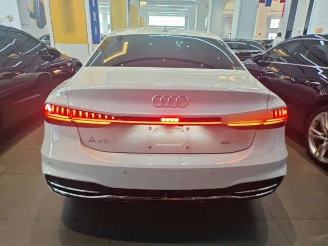 Audi A7L — Фото автомобиля 5