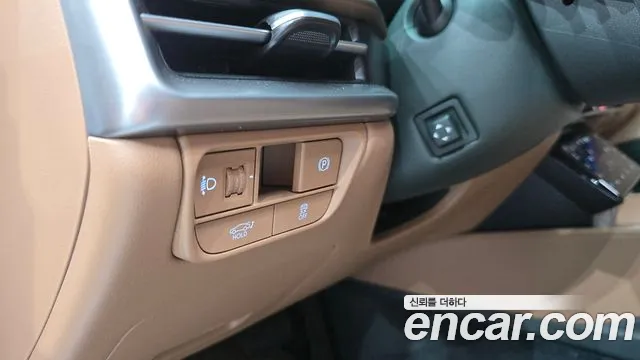 Hyundai Grandeur Grandeur (GN7) 2.5 Бензин 2WD — Фото автомобиля 25