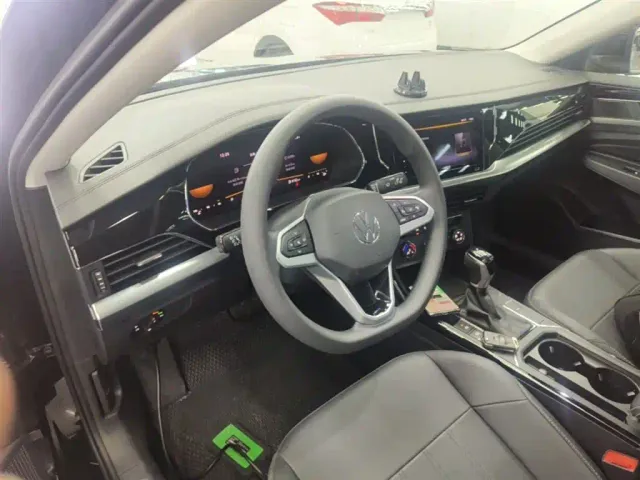 Volkswagen Passat — Фото автомобиля 9