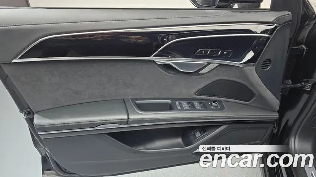 Audi A8 — Фото автомобиля 13