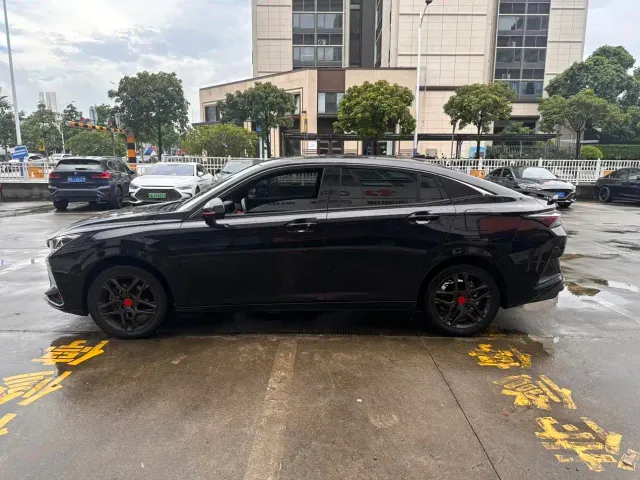 Dongfeng Yixuan — Фото автомобиля 4