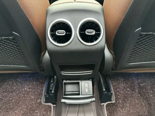 Mercedes-Benz GLB-Class — Фото автомобиля 14